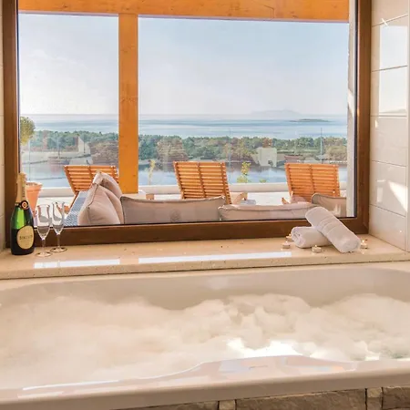 Lovely In Karbuni With Jacuzzi בית נופש *
