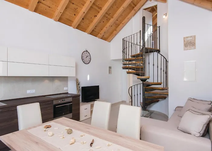 Beautiful In Karbuni