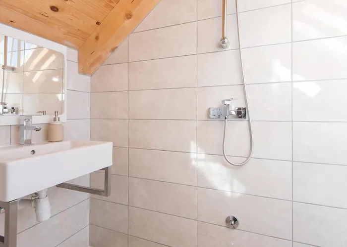 Beautiful In Karbuni Holiday home Brnistrova