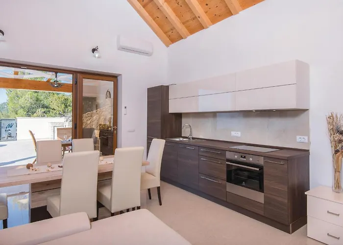 Beautiful In Karbuni