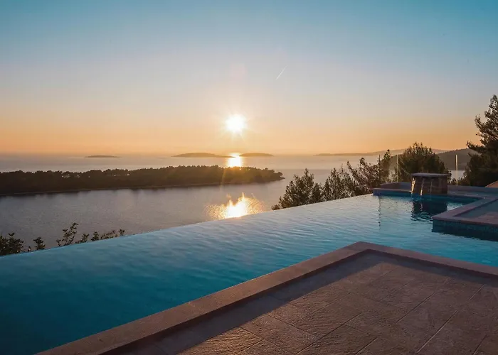 Holiday home Beautiful In Karbuni Brnistrova