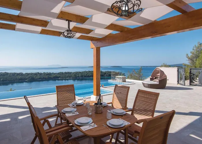 Beautiful In Karbuni Holiday home Brnistrova