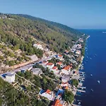 Beautiful In Karbuni Prizba