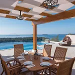 Beautiful In Karbuni Holiday home Prizba