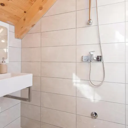 Lovely In Karbuni With Jacuzzi Σπίτι διακοπών Prizba