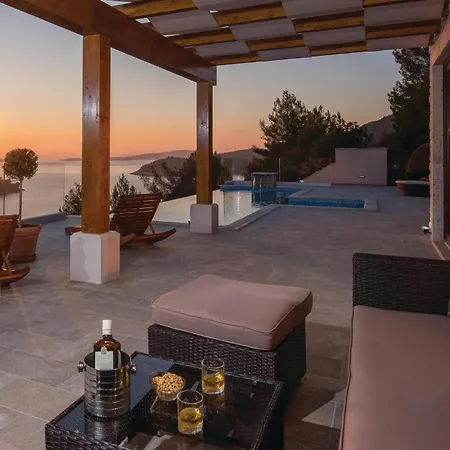 Σπίτι διακοπών Lovely In Karbuni With Jacuzzi