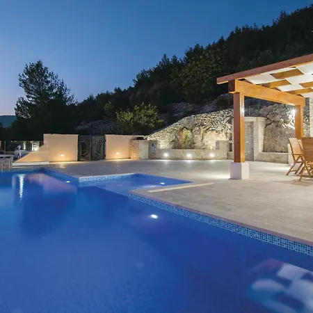 Beautiful In Karbuni