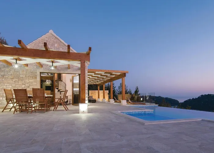 Beautiful In Karbuni Brnistrova